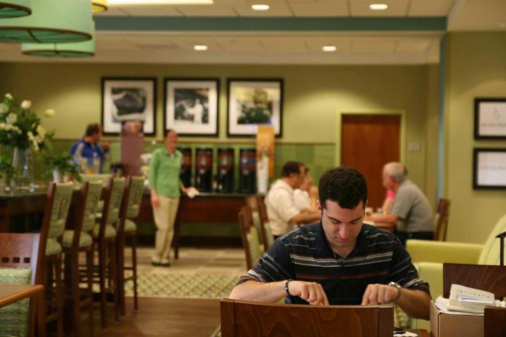 Hampton Inn Bermuda Run / Advance Ristorante foto